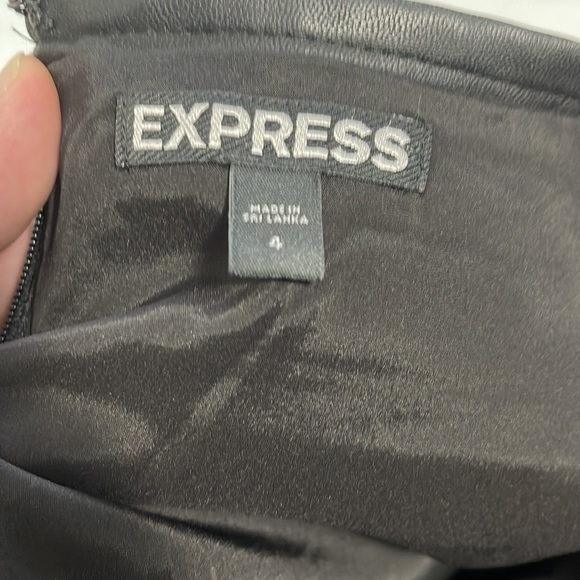 Express women’s red and black houndstooth skirt size 4 - Picture 7 of 9